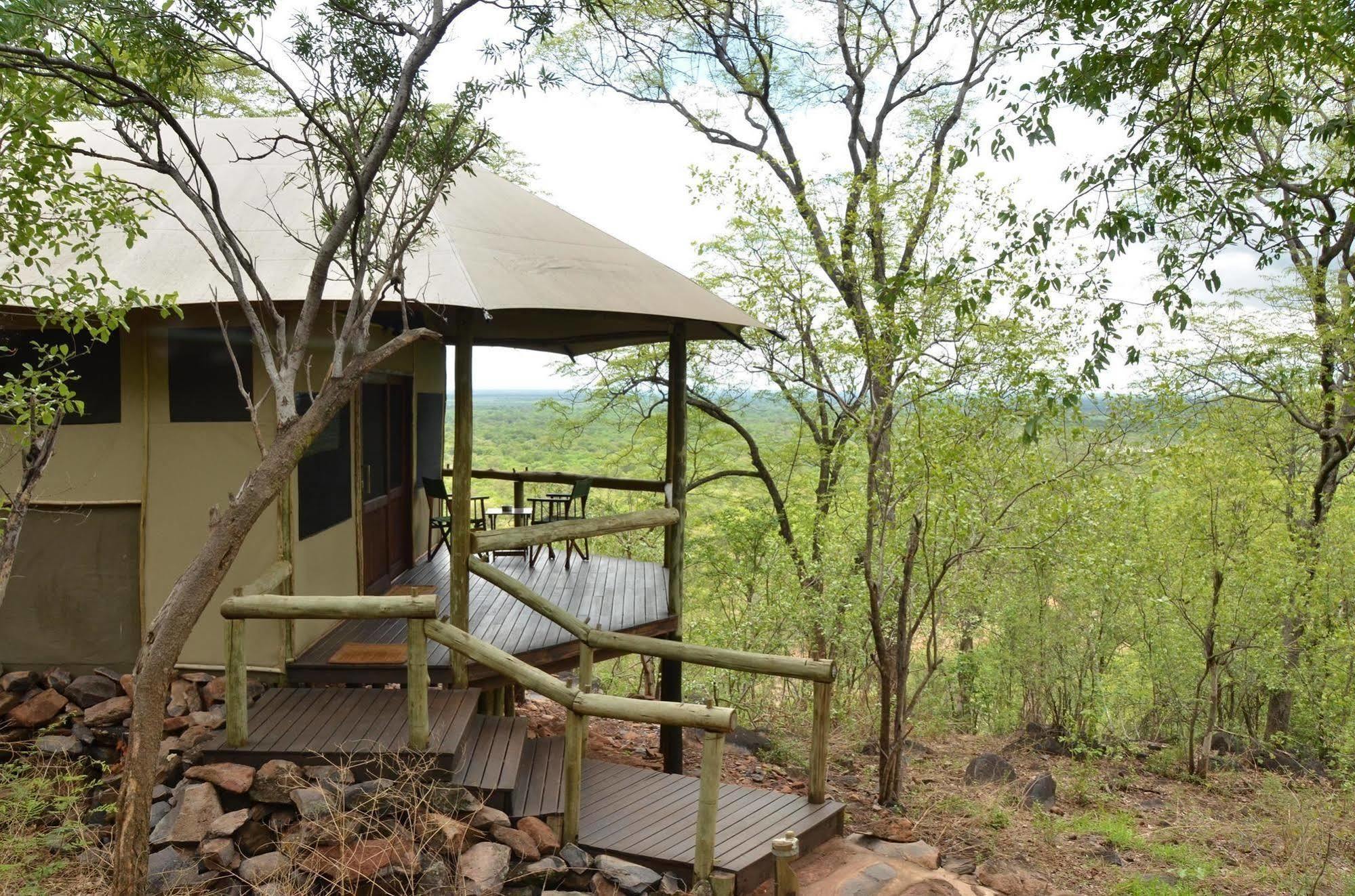 Ghoha Hills Savuti Lodge Exterior photo