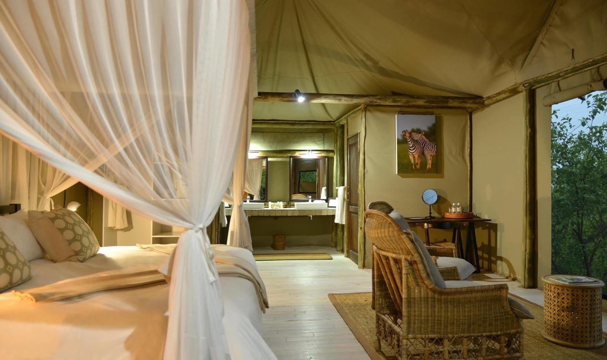 Ghoha Hills Savuti Lodge Exterior photo